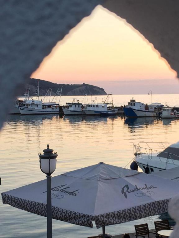 First Row To The Sea - Maremi Izola Apartment Terrace Εξωτερικό φωτογραφία